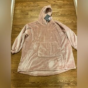 NWT The Super Cozy Throwzy Junior Pink Oversized Sweatshirt